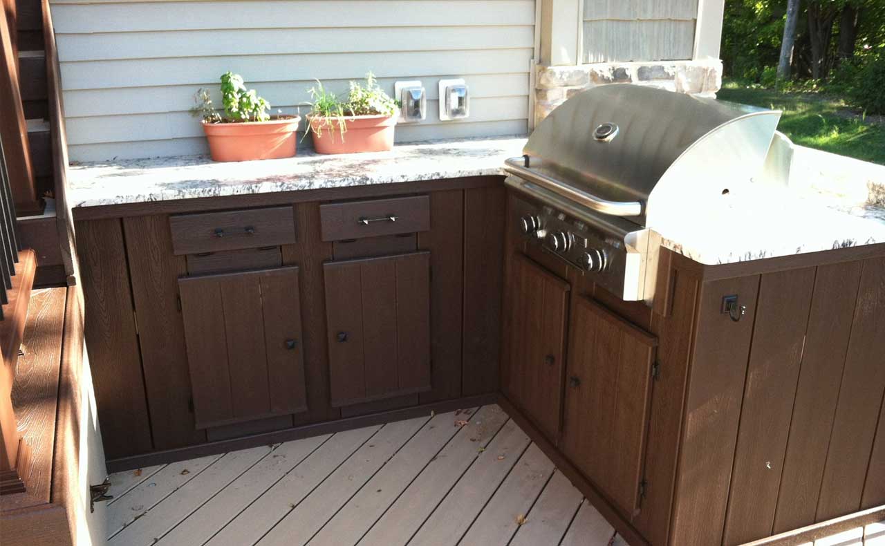 outdoor kitchen